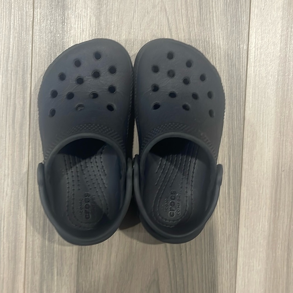Toddler Crocs, Black, size 8
